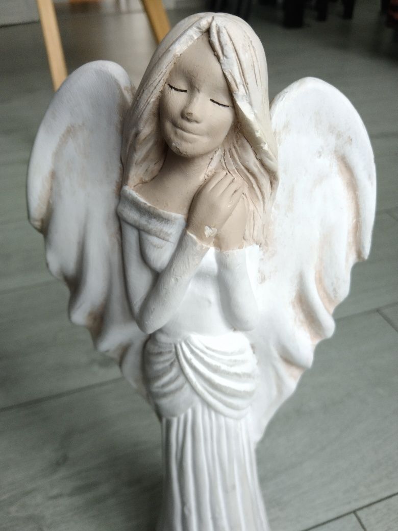 Piękna figurka figura anioła anielica porcelana ręcznie malowany ceram
