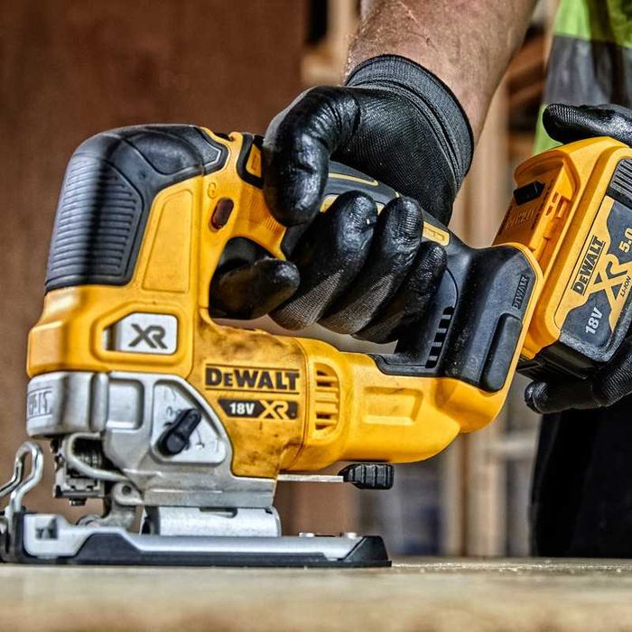 DeWALT DCS334N Пила лобзикова акумуляторна безщіткова 18v\гарантiя
