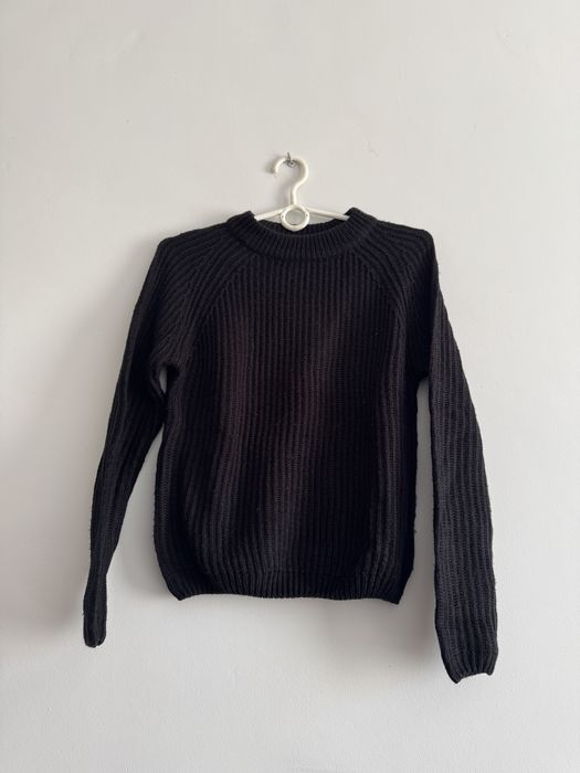 Жіночий вʼязаний светрик