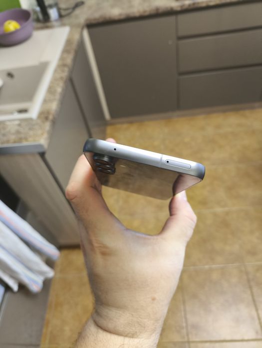 Samsung S23 FE 8/128 ideal