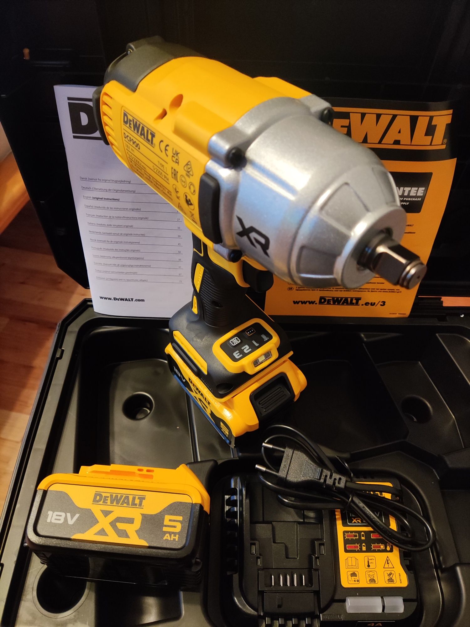 klucz udarowy Dewalt DCF900P2 2 aku 5.0Ah+ład+wal Tstak II
