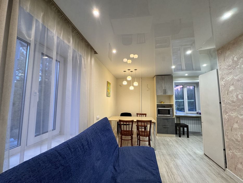 Продаж сучасної 3к.квартири після ремонту ,з видом на Соборну площу !