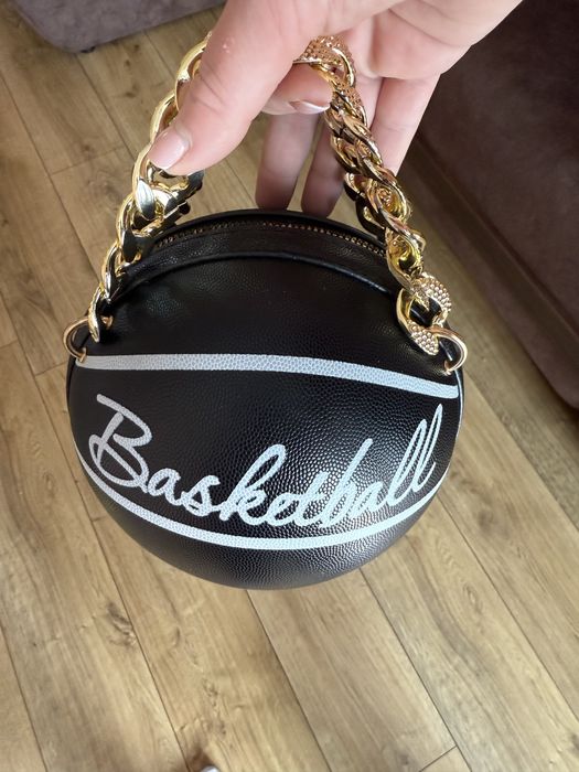 Продам сумку у вигляді баскетбольного мьяча