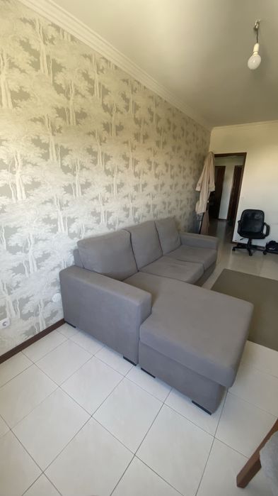 Sofa chaise longue cinzento