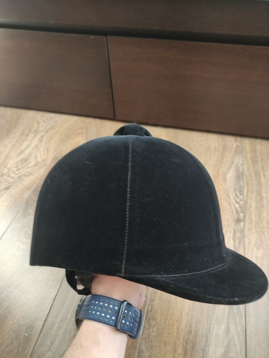 Toczek/kask do jazdy konnej rozm. 55 zamsz