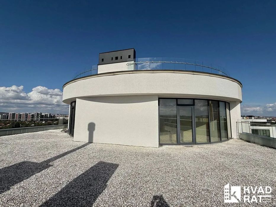 Продаж елітного пентхаусу  у першій лінії біля міського озера!!!