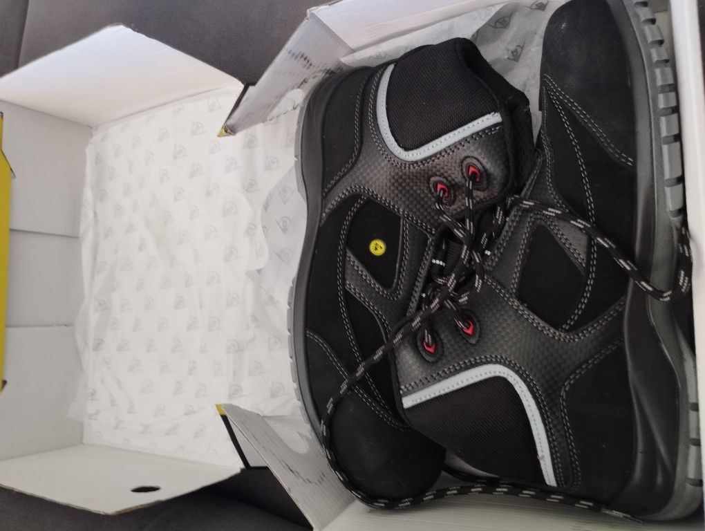 Buty robocze matki Dunlop work.