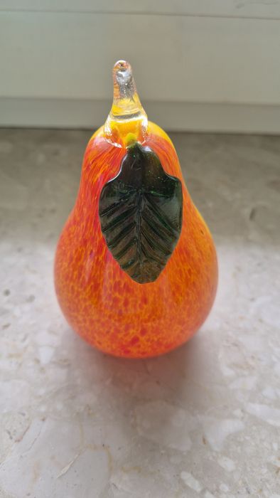 Szklany owoc Gruszka Costa Boda