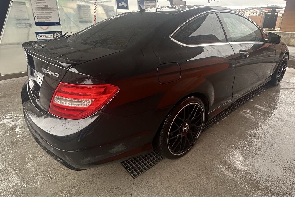 Mercedes-Bemz C250 Coupé