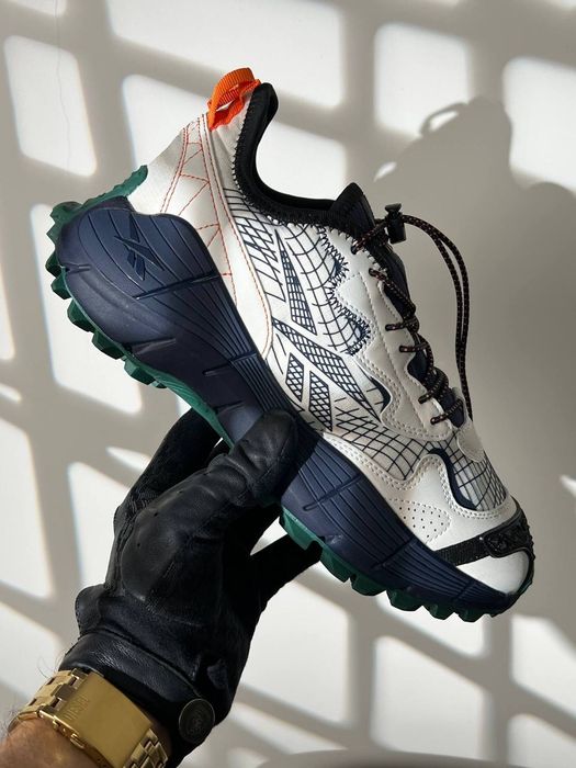 Мужские термо кроссовки Reebok Zig Kinetica 2.5 Edge GTX Beige Navy