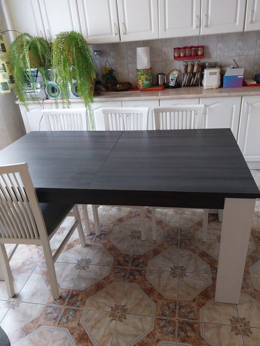 MEBLE  Zestaw stół i stołki