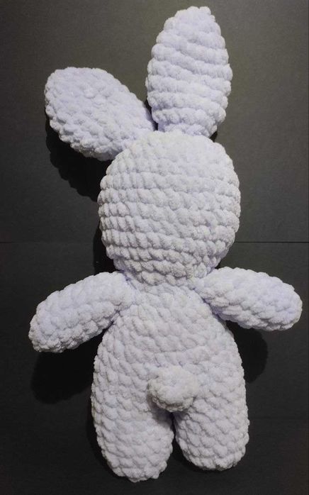 Зайка, амігурумі
