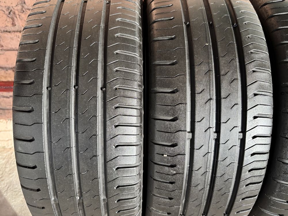 Комплект літніх шин 185/55R15 Continental