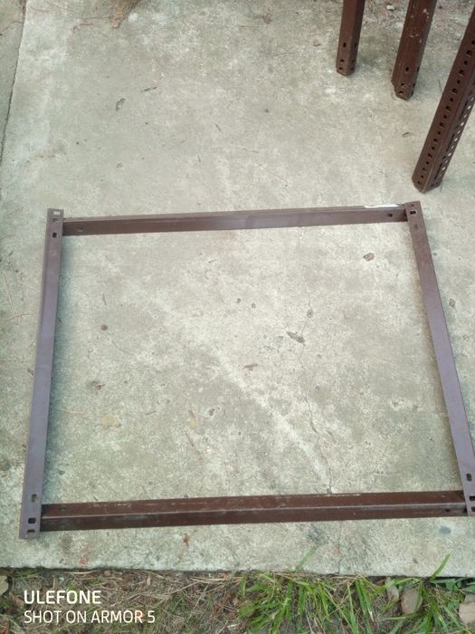 Kątownik  40x40-0,9m długi oraz 0,7m dł regały