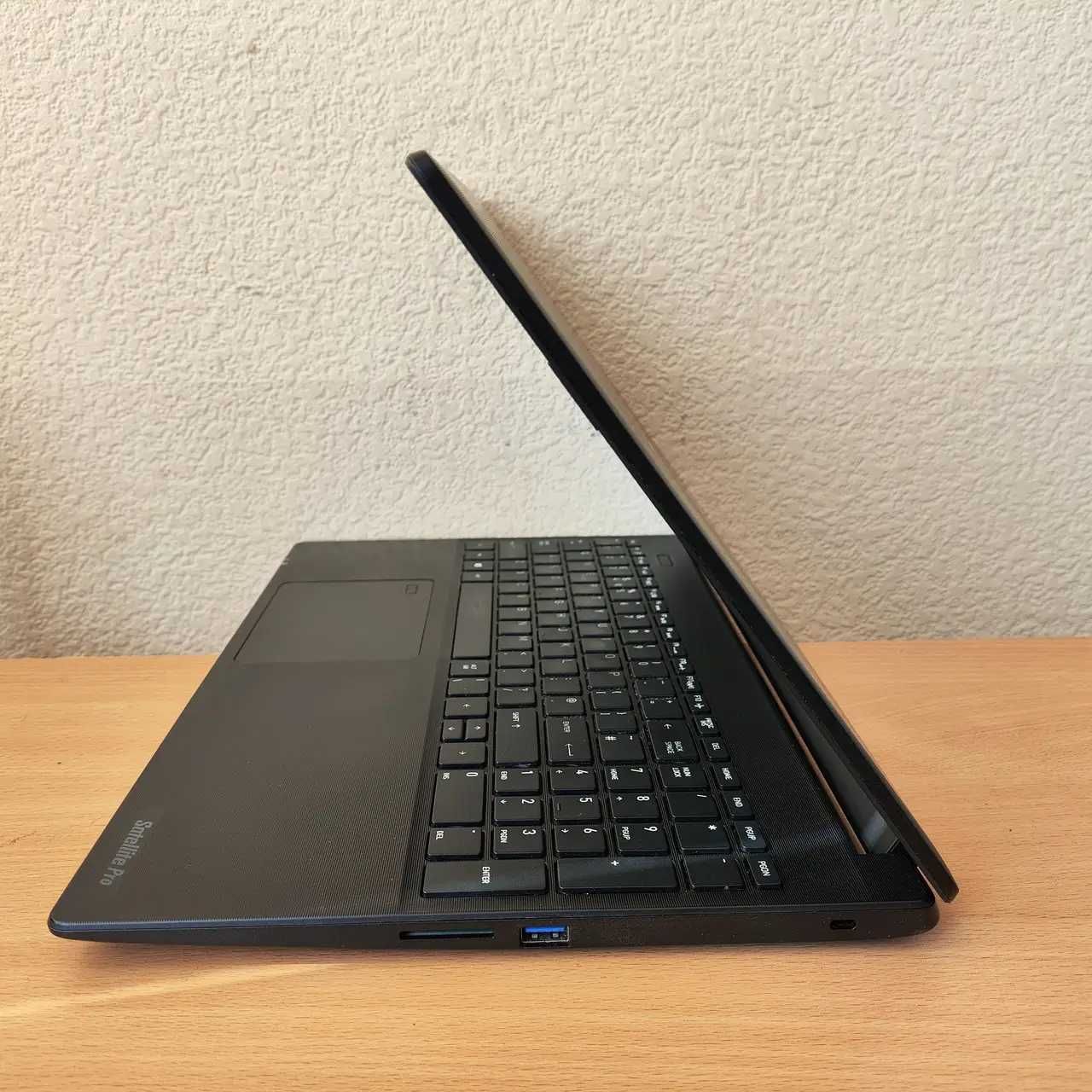 Dynabook(Toshiba) Pro L50-G-139 15.6"FHD/IPS i5-10210u/8GB/256SSD/UHD