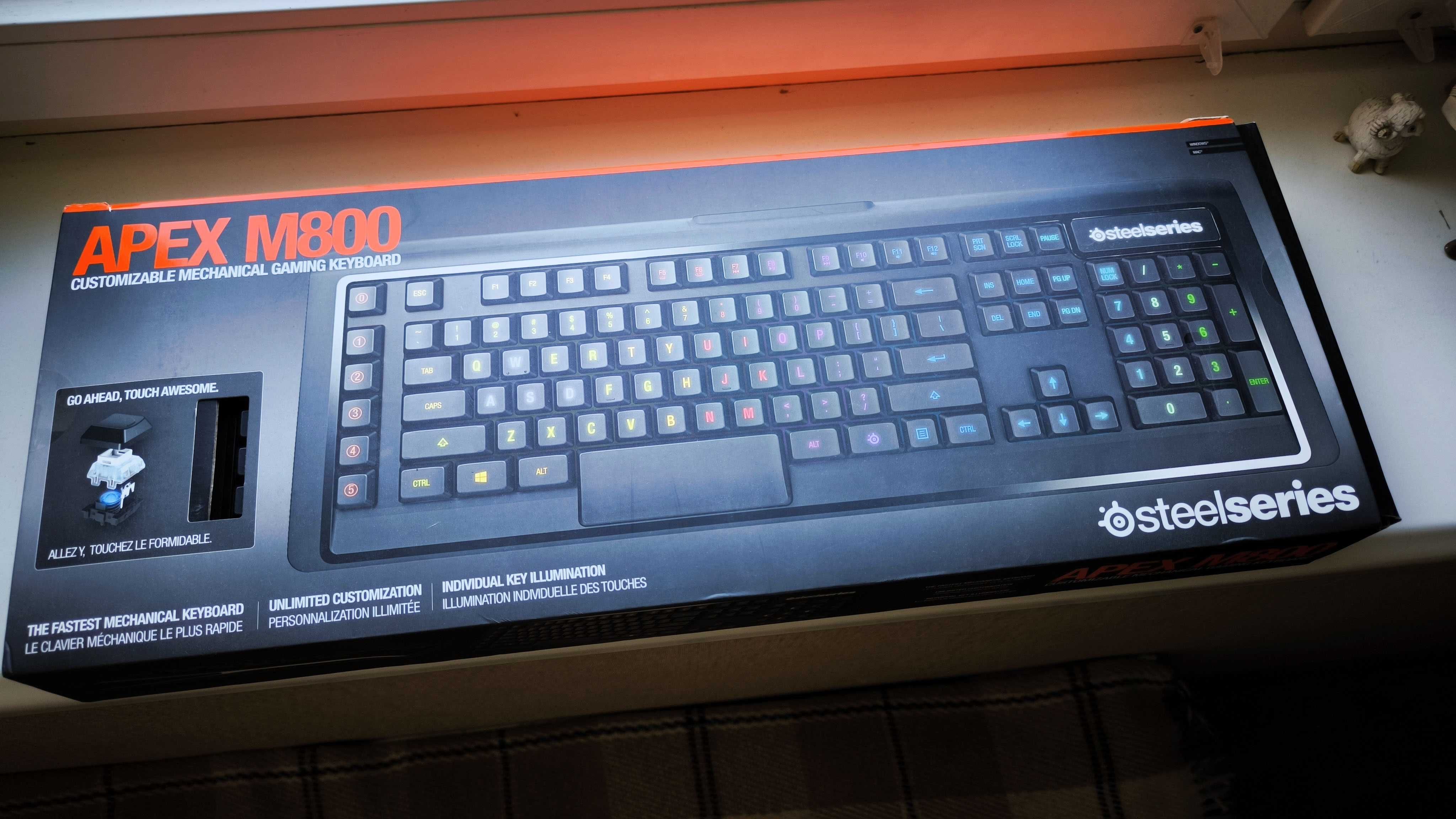 Игровая механическая клавиатура SteelSeries Apex M800