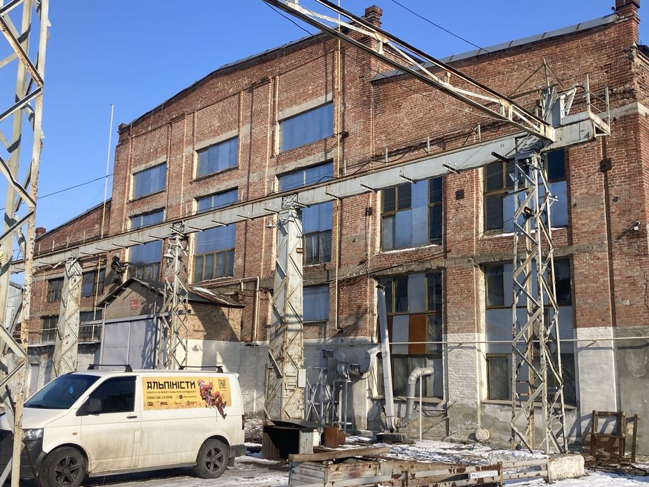 Восстановление фасадов, кровли, ремонт квартир и жилых домов.
