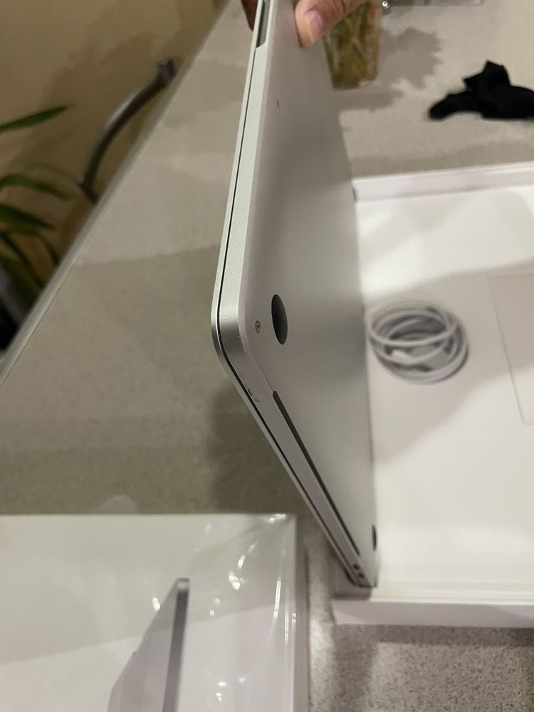MacBook Pro 15.4 ІДЕАЛ! A1707 I7 2.8 256ssd 16ddr3 radeon Pro550 2gb