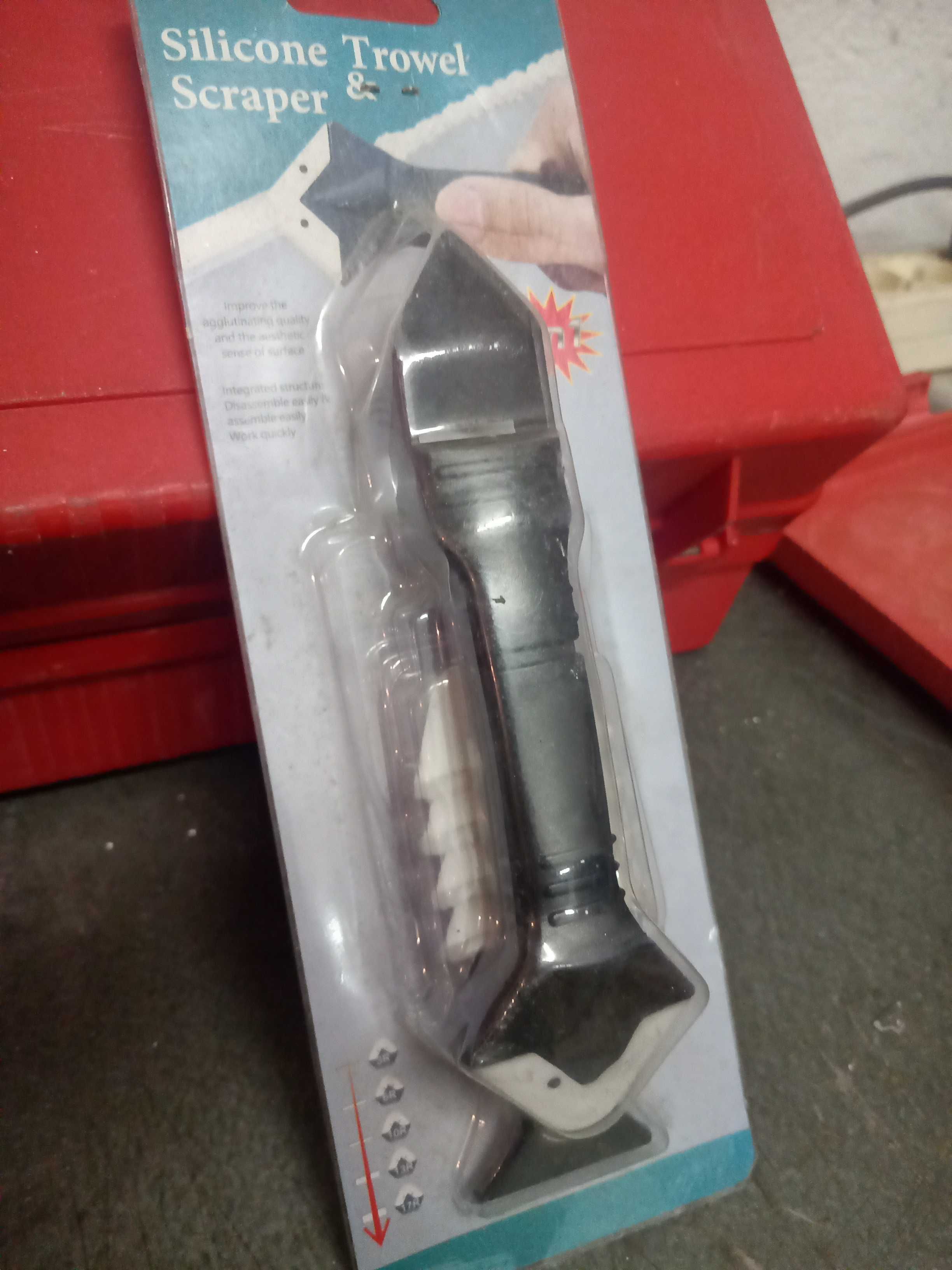 uma ferramenta de silicone para noiva e acabamento
