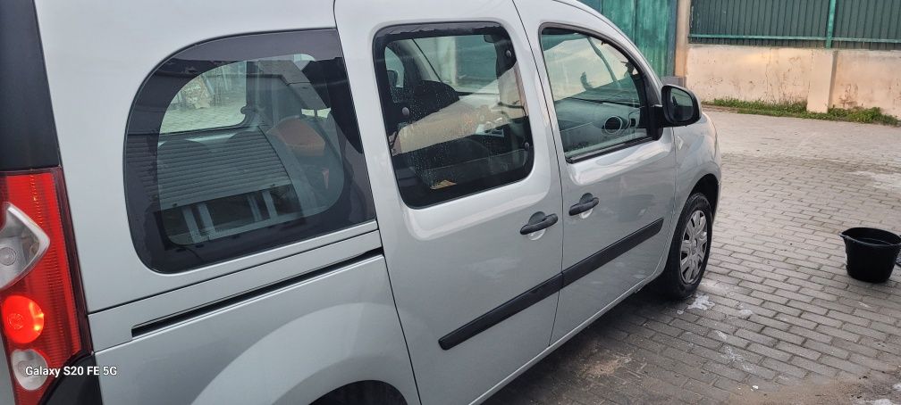 Renaul kangoo 5 lugares