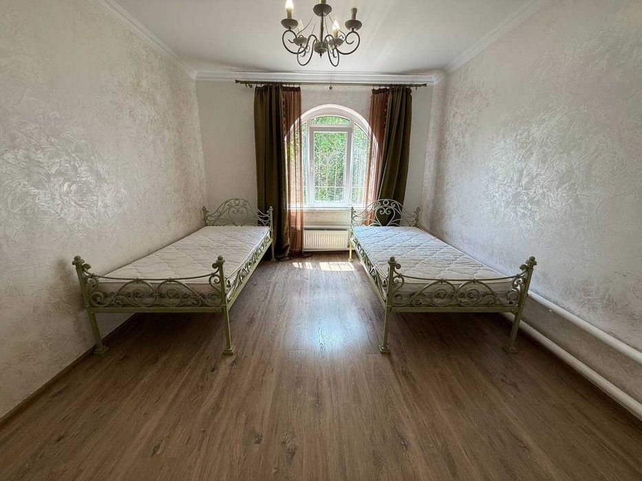 Оренда 4к будинку з гаражем на Карачунах