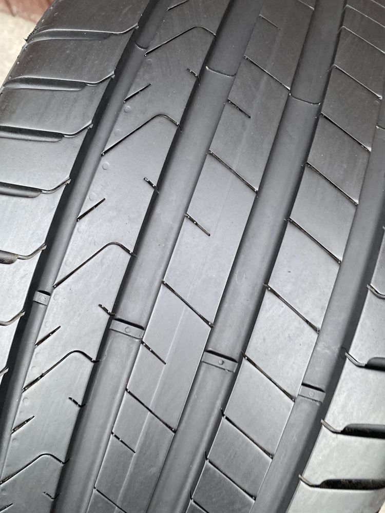 Opona 255/40r18 Pirelli Cinturato P7 TM *
