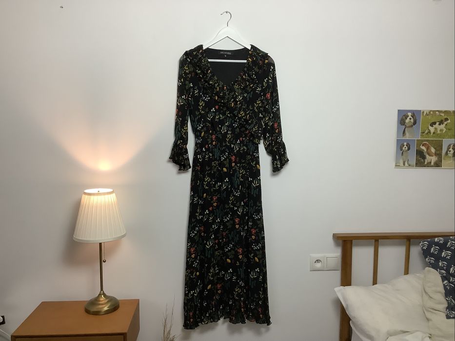Czarna długa zwiewna sukienka w kwiaty top secret 36