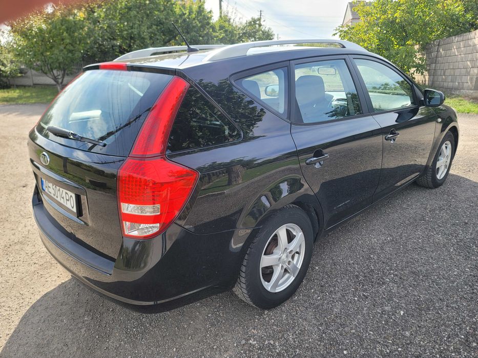Kia Ceed 2009, 1.4 MT (90 к.с.)