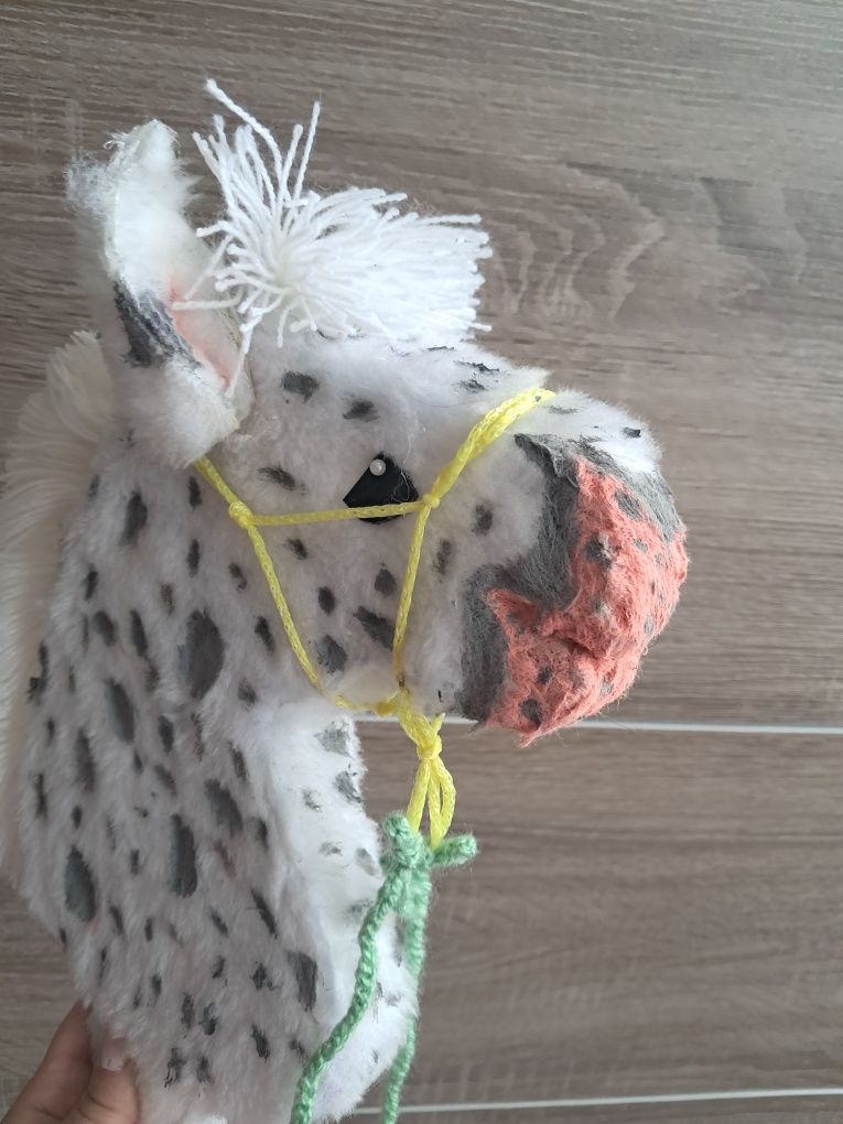 Hobby horse wlasnorecznie zrobiony wycieniowany