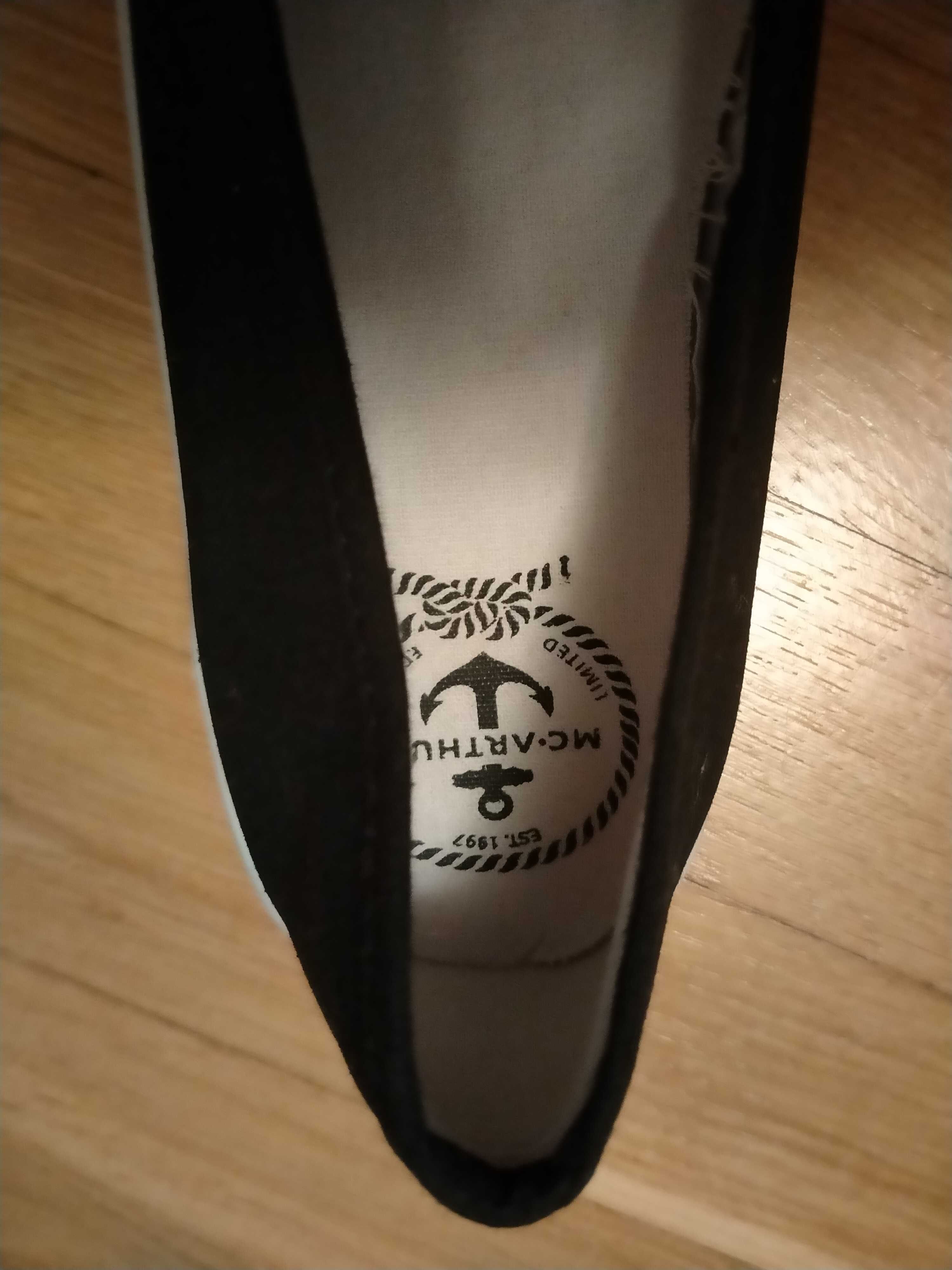 Trampki damskie, wkładane, McArthur, czarne, fajny model, Polecam