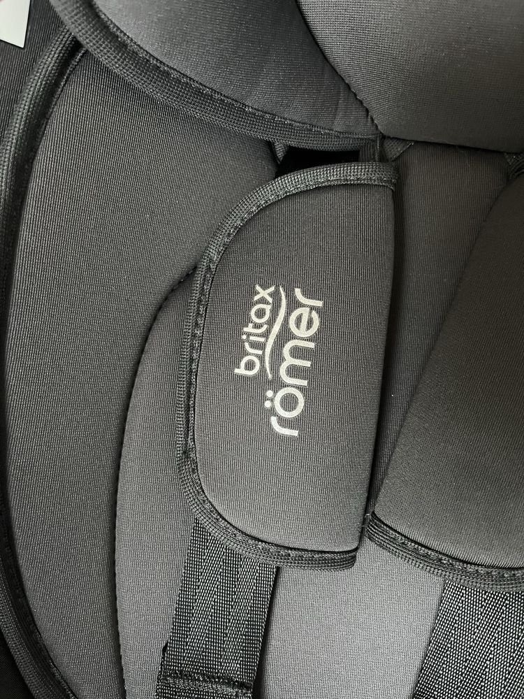 Fotelik z bazą Britax Romer Baby Safe Pro