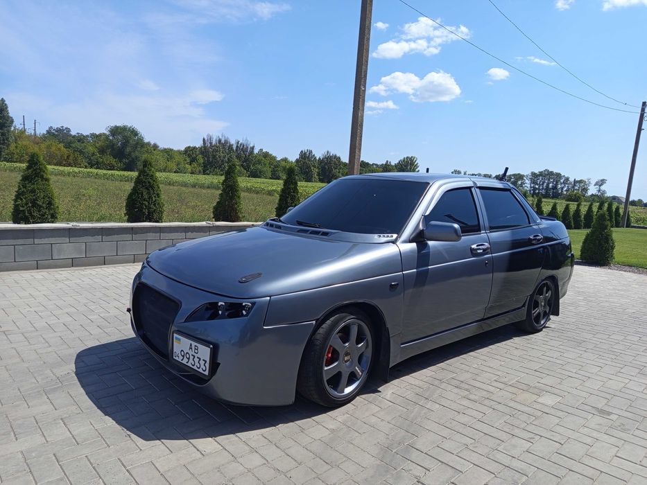 Продам  ефектний автомобіль ВАЗ 2110