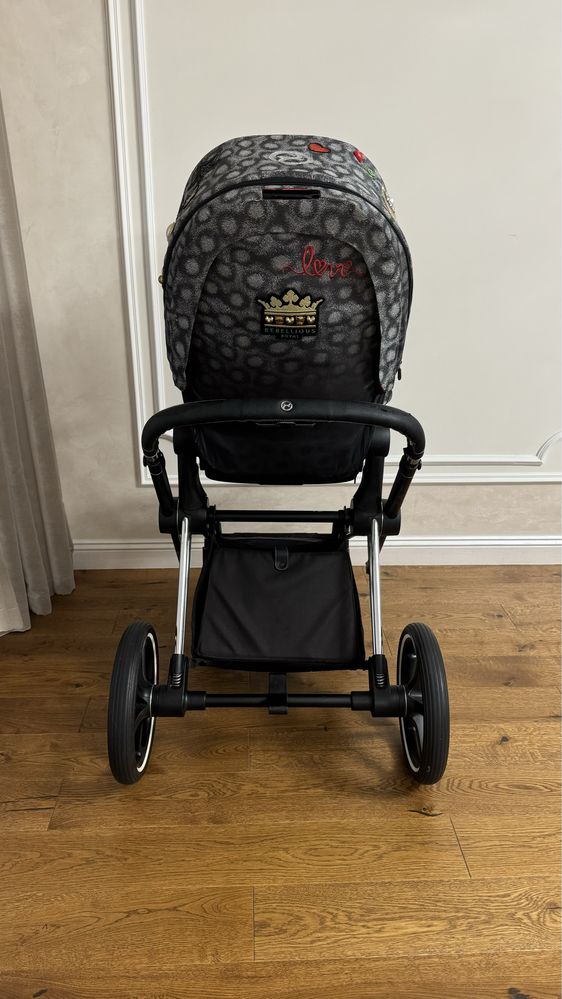 СРОЧНИЙ ПРОДАЖ прогулка Cybex Priam Rebellious + шасі Chrome Black