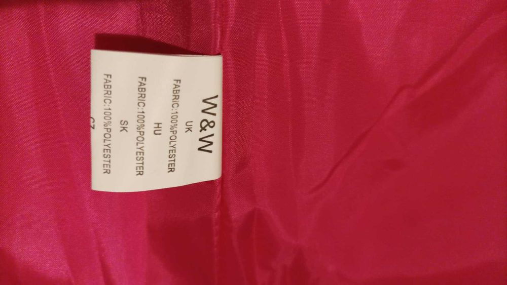 Kurtka damska lekka, pikowana w kolorze fuksji.