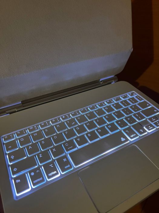 Чохол клавіатура для iPad