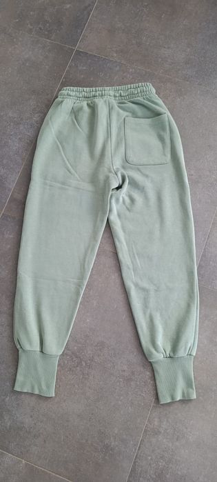Spodnie dresowe Joggery Reserved 158