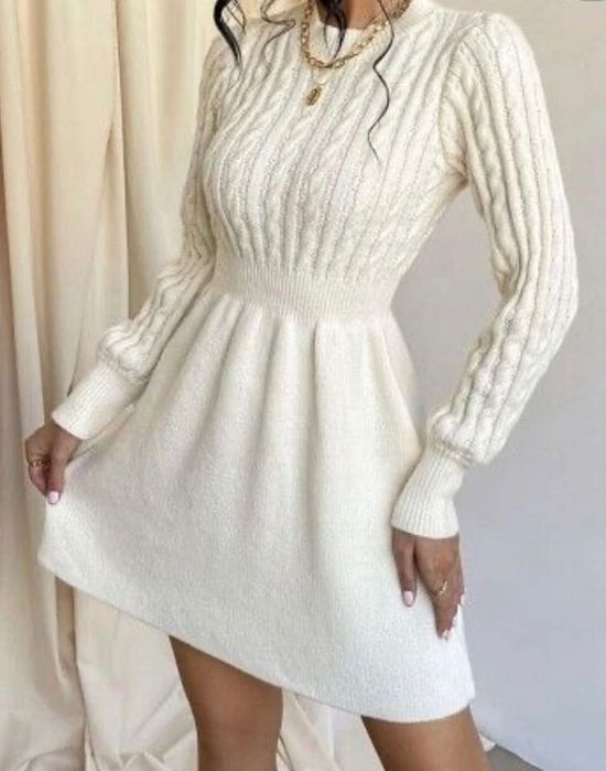 Трендовое и нежное вязаное платье р.С