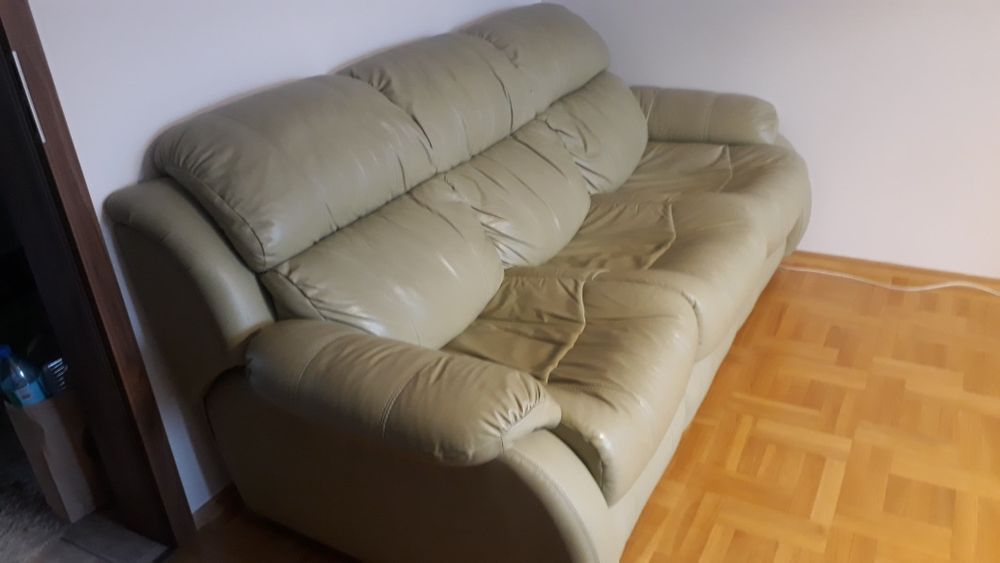 Skórzana zielona kanapa