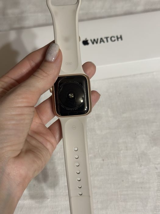 Продам Apple Watch se 40mm