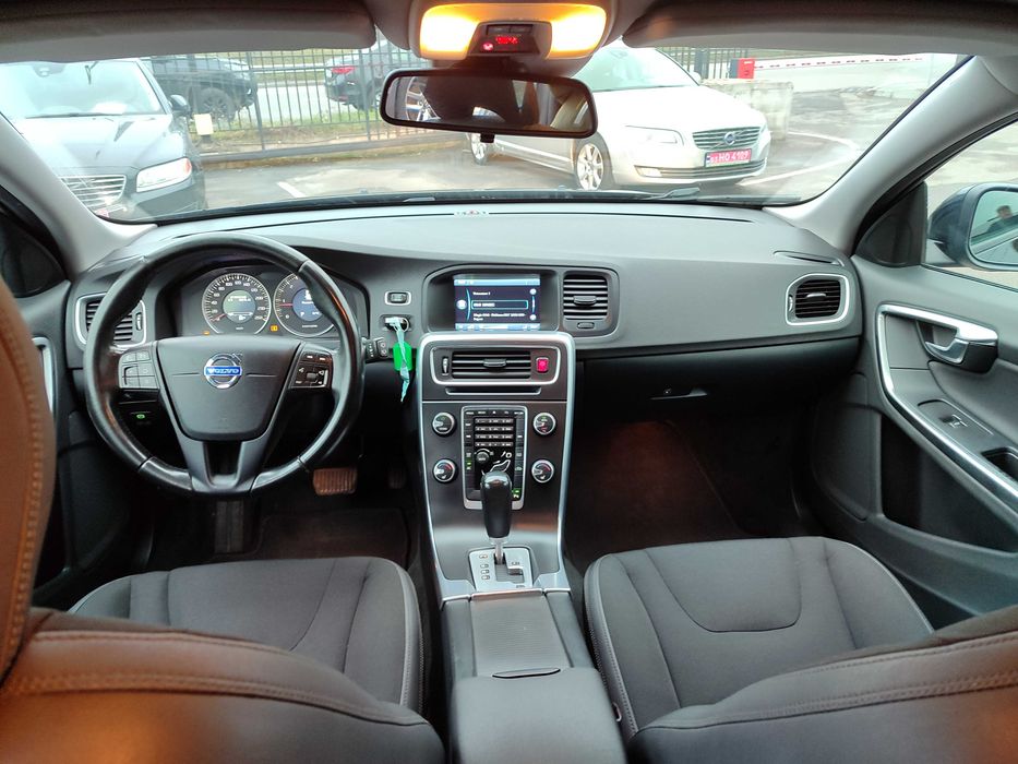 Volvo V60, 2011 рік, 2,0 D3 дизель з Швейцарії ВІДЕО