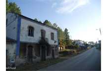 Moradia C/ Logradouro E Anexos P/ Recuperar !!
