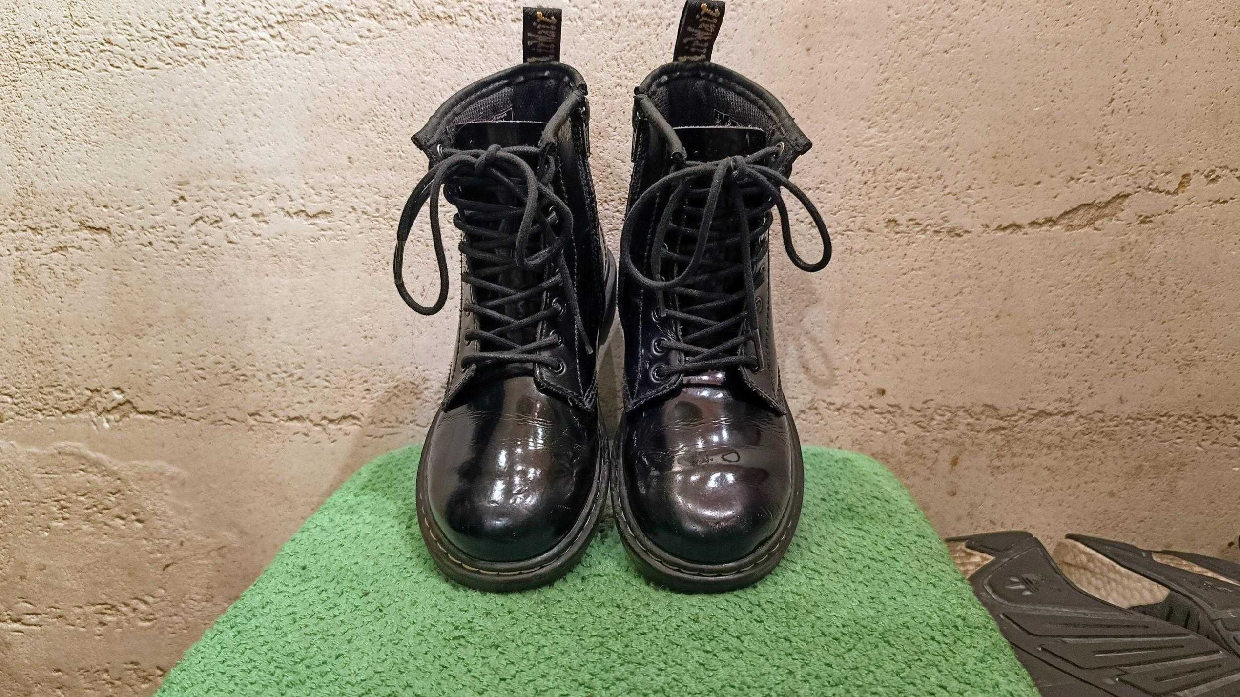 Dziecięce glany DR.MARTENS 1460 J r.33 skóra lakierowane stan b.dobry