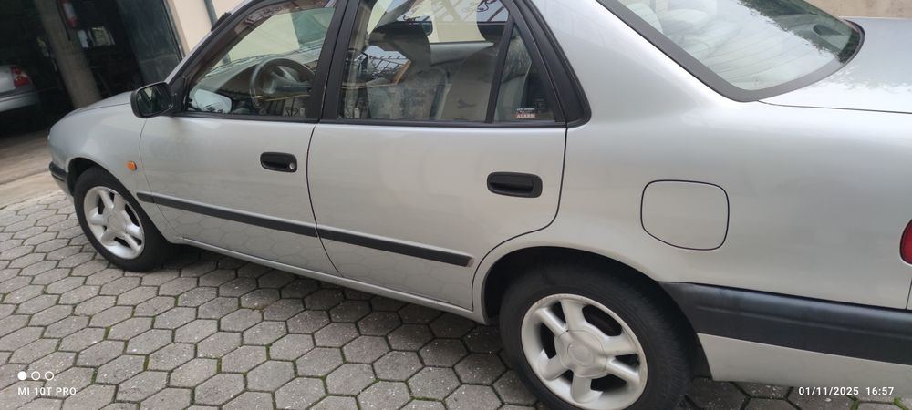 Toyota Corolla terra ano 1998,com 31650 km bem estimado.