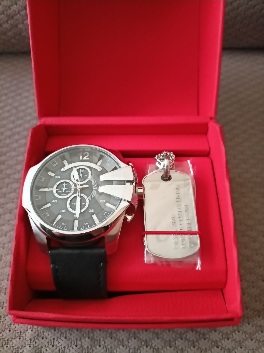 NOWY! Diesel dz4559 mega chief set