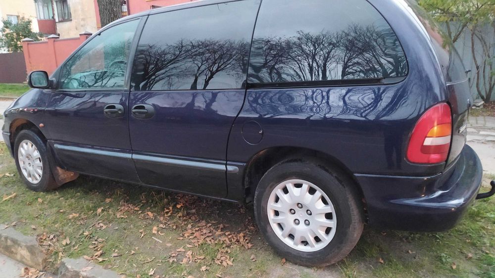 Dodge Rum Van - мінівен автомобіль