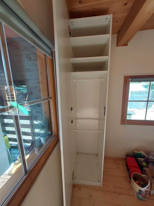 Ikea biała szafa w kwiaty na ubrania, wysoka
