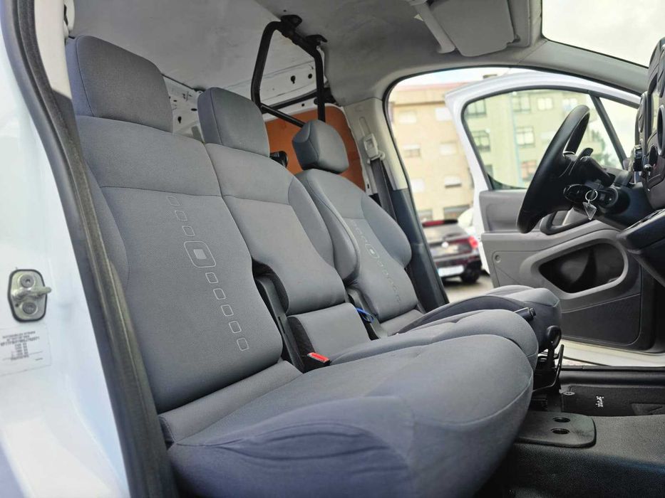 CITROEN BERLINGO LONGA L2 1.6HDI 100CV "3 LUGARES" AUTOMÁTICA
