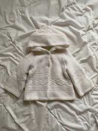Biały ciepły sweterek z kapturem 98/104 3-4 lata
