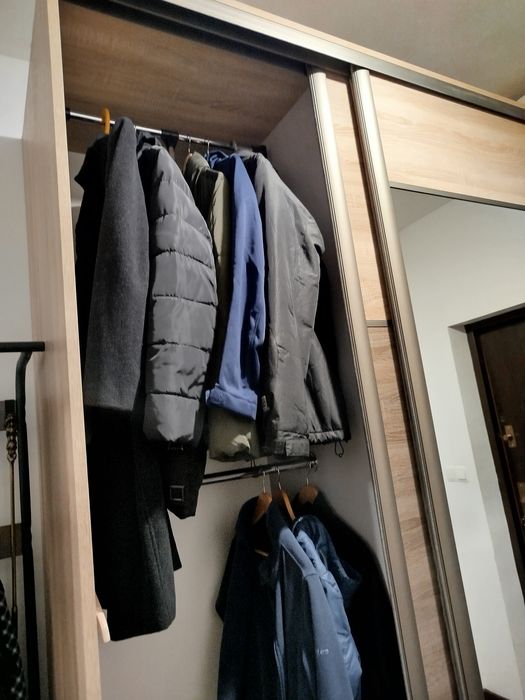 Szafa przesuwna 220 cm