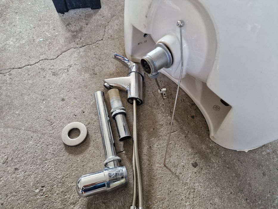 Umywalka,syfon,bateria